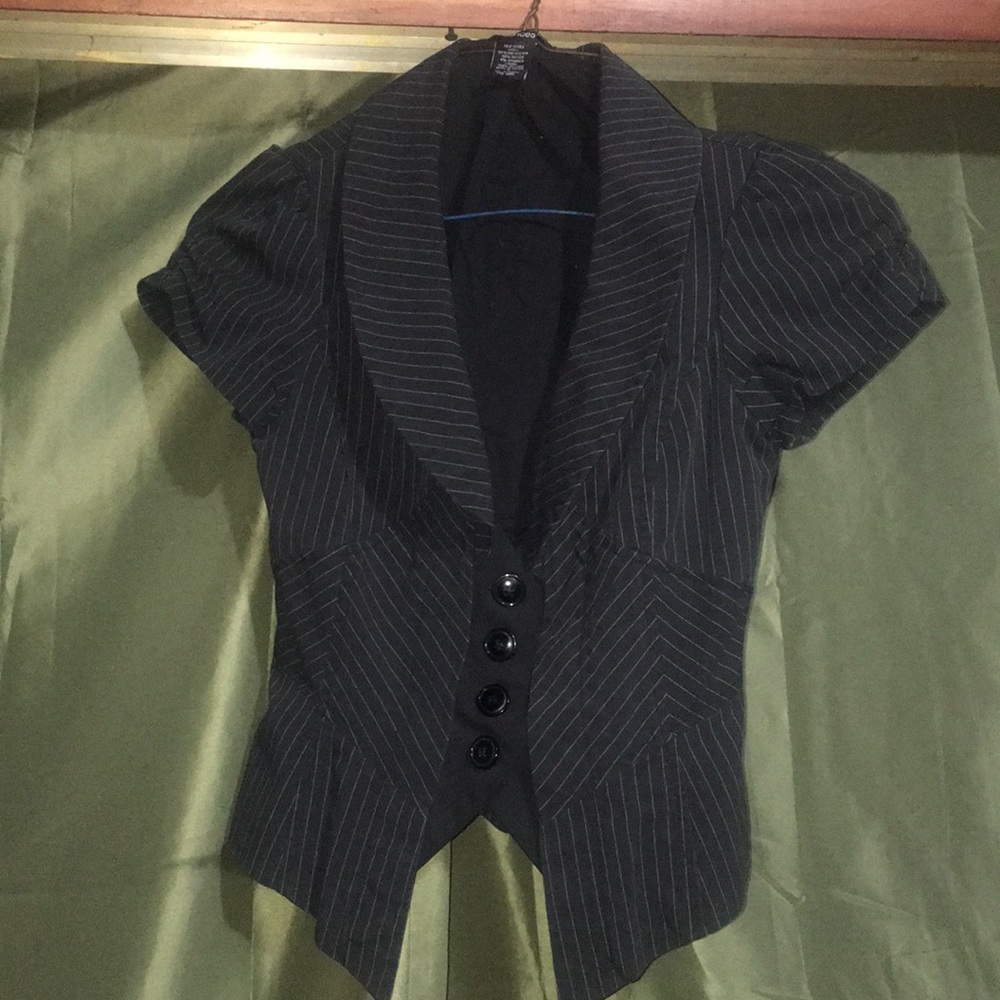 Black fitted business top